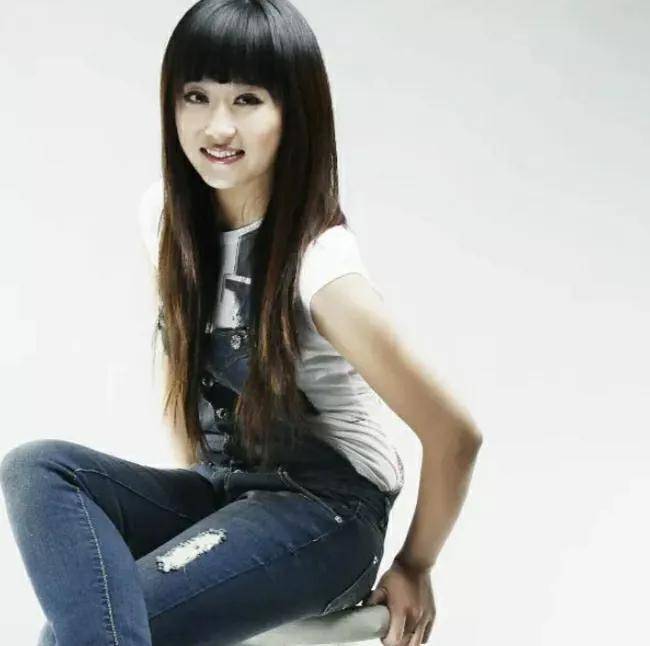 这么久没见苏玉红,不知道她的玉红理发店经营的可好?翟星月的"五.