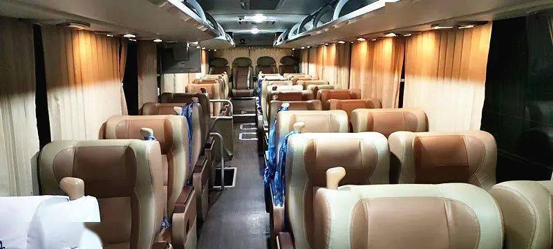 2 1豪华旅游大巴