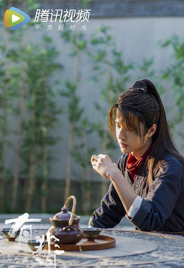 王一博在《有翡》和《陈情令》真的是超反差.