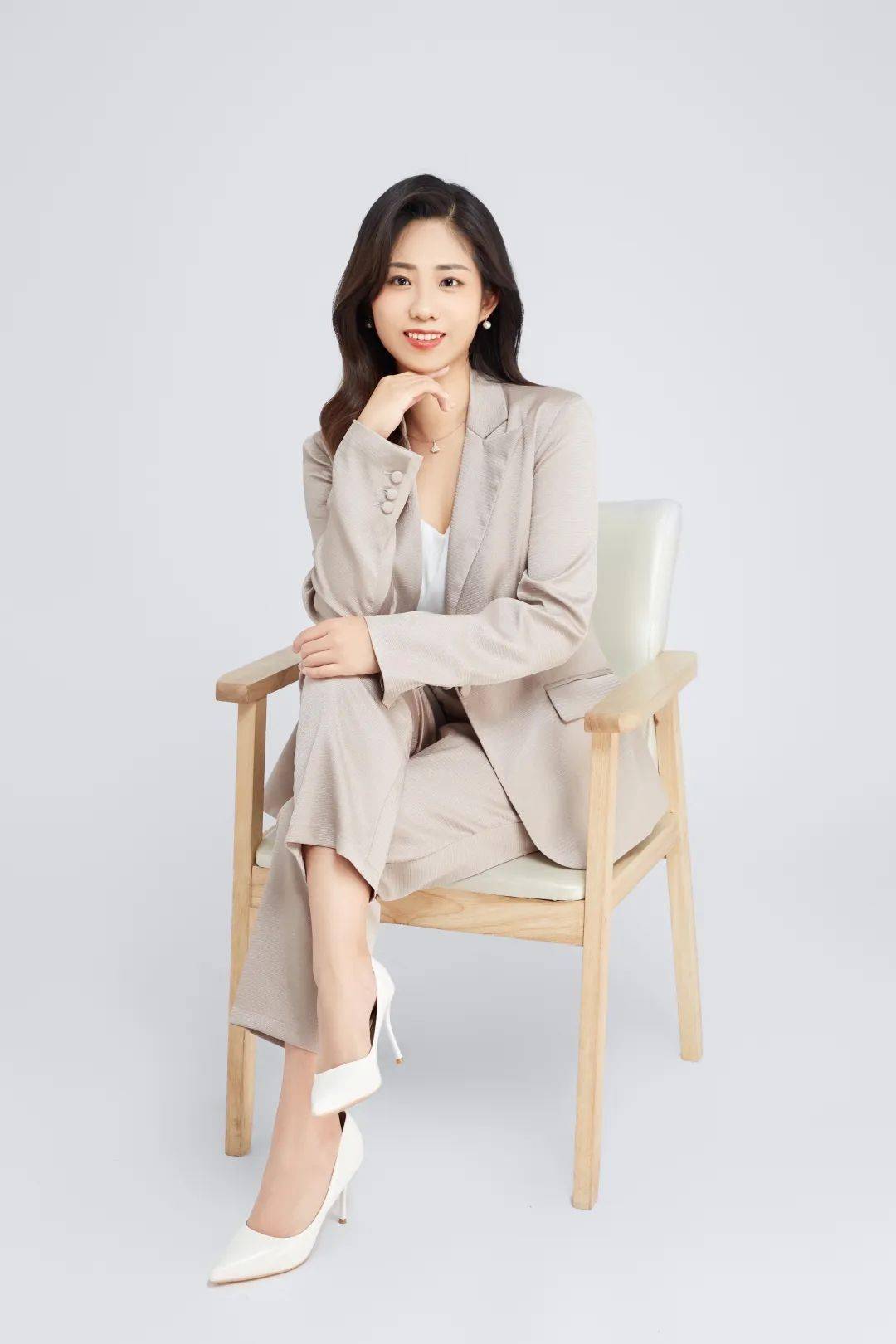 【我要脱单1225】95年杭州mm甜美温婉,颜值身材均在线,上市公司从事新