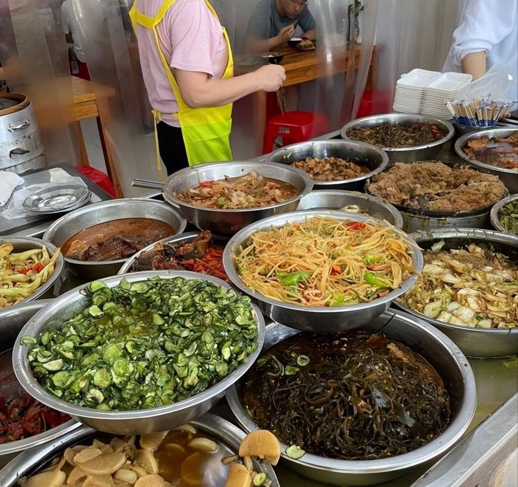 山东小伙来合肥出差,在路边点了一份快餐,结账时确认3遍不敢信