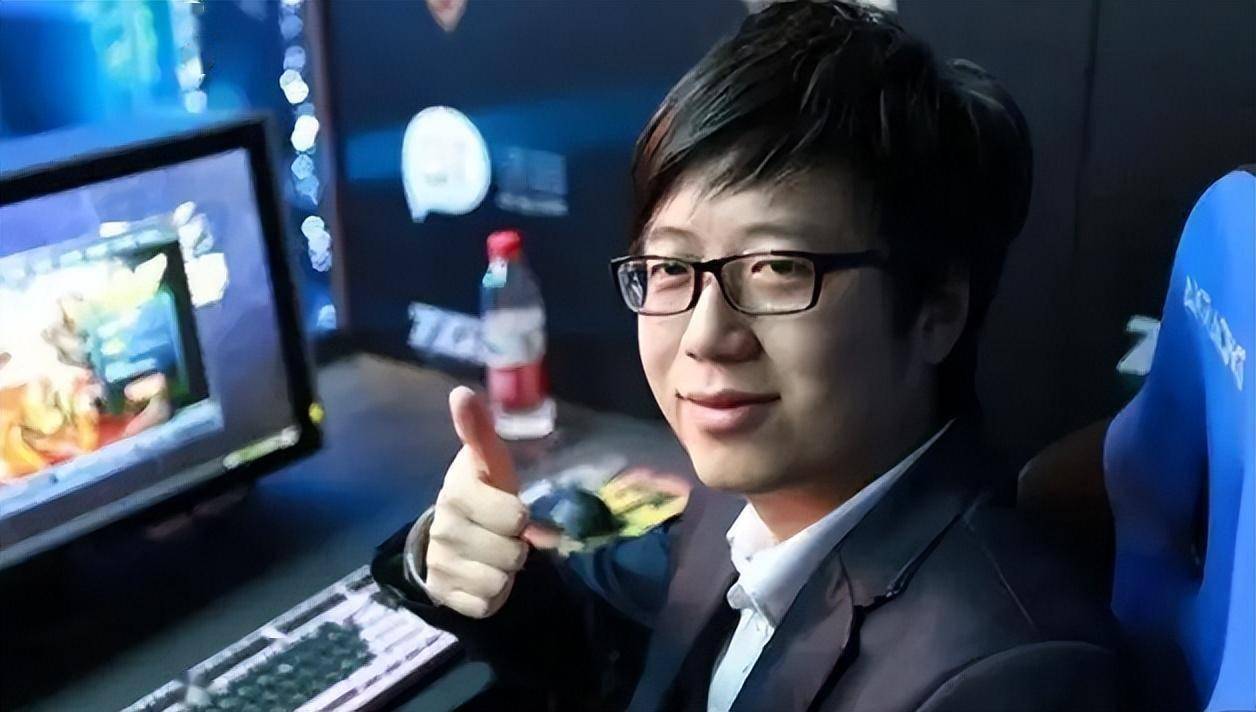 专访lpl解说米勒:一哭动天下 激情铸就热血漫画_英雄联盟_电竞_观众