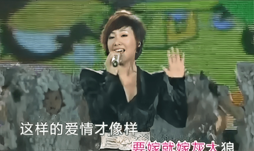 周豔泓:被初戀丈夫寵成掌中寶,一生最慶幸的是和李厚霖分手 21 b8e81558bcc8457493be7b8d8f3fa435