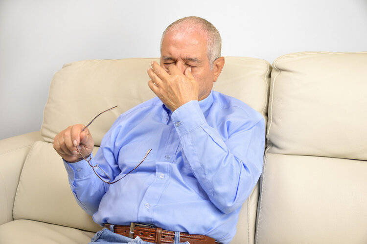 老年人视力减退,可能和3种病有关,60岁以上的老人更要留意_维生素