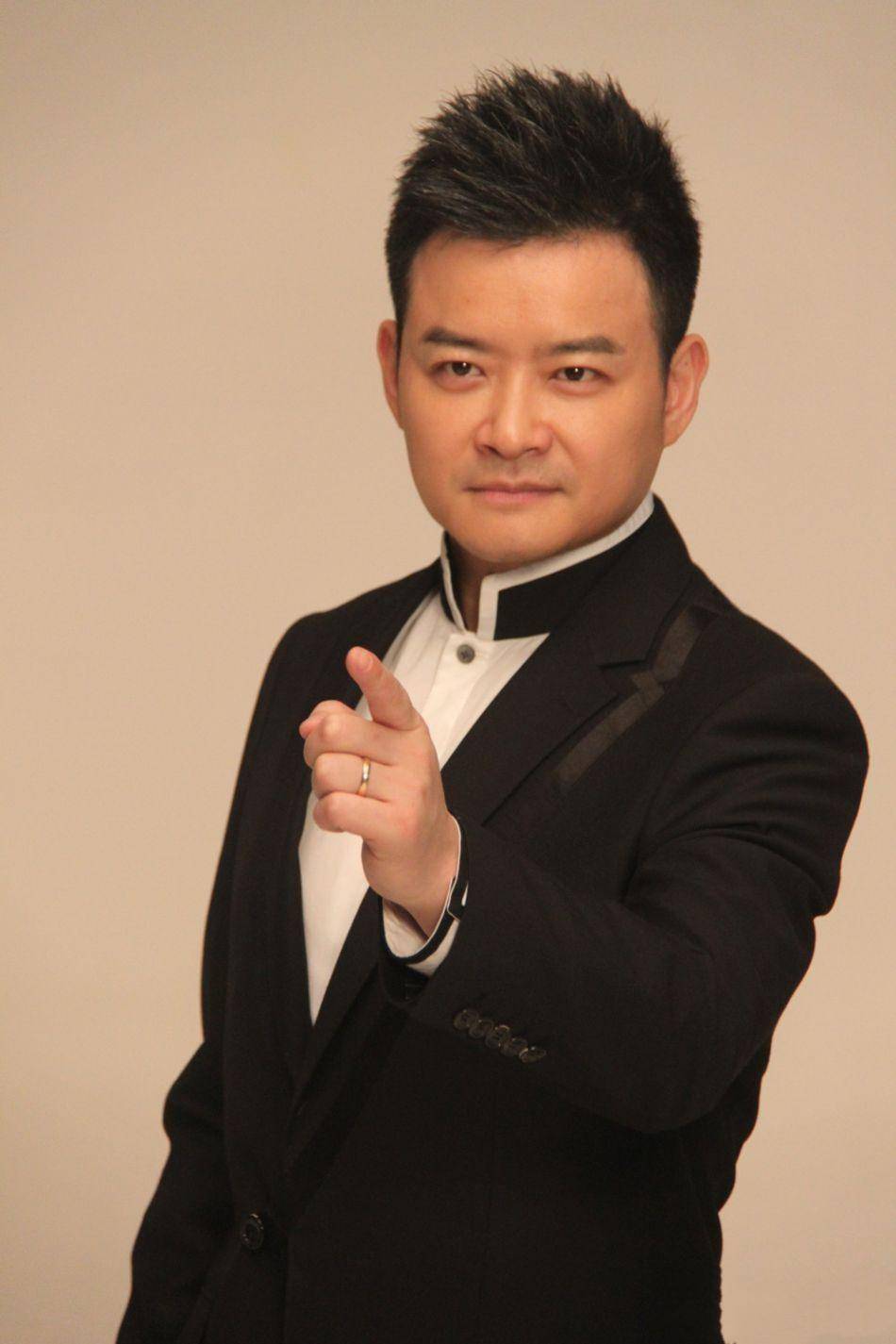 因徐小平一句话从央视"辞职",李佳明这些年经历了什么?