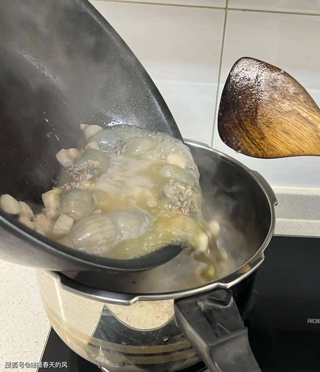 台州人的最爱——沙蒜烧绿豆面_生姜_五花肉_汤汁