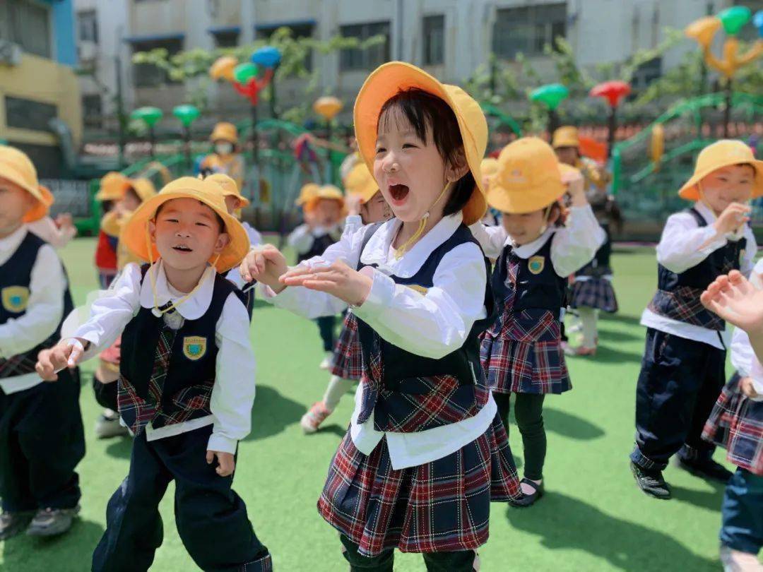 幼儿园新小班入园须知及准备事项(转给家长)_孩子_交往_小朋友