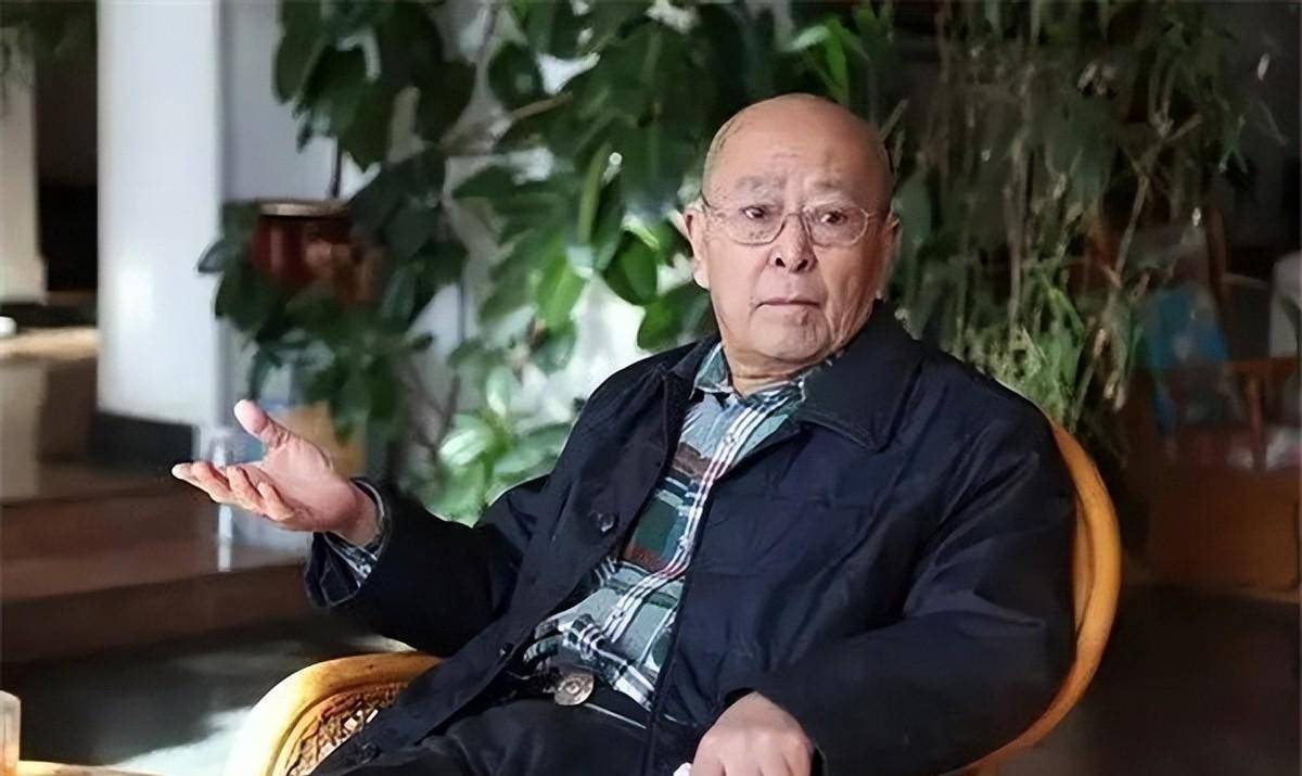 王铁城一举打断了五根肋骨,接受了简单的治疗.