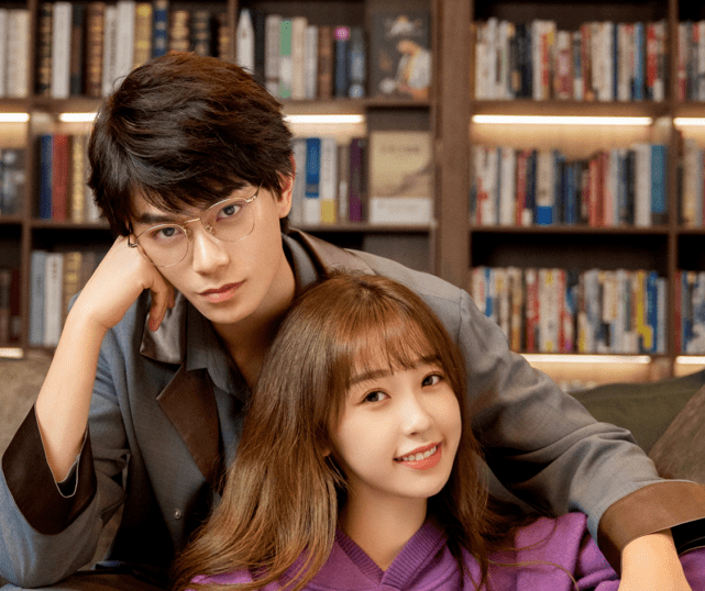 而丁禹兮则因"一个夏天痛失两位老婆"爆笑上热搜