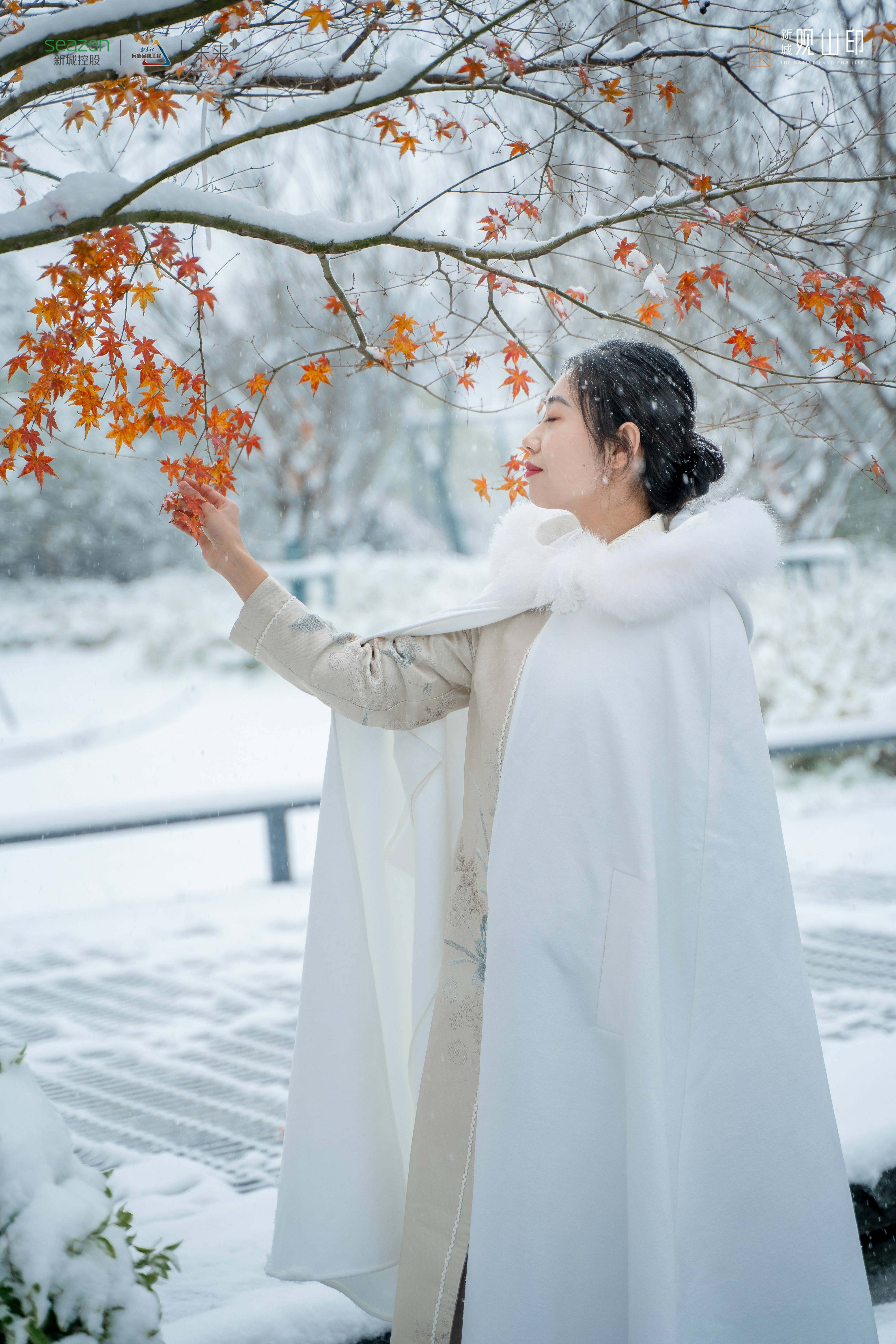 白衣女子凄美图片