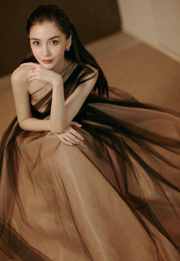 baby穿6套dior古董高定礼服,气质优雅沉稳,甜美,复古皆可驾驭_baby