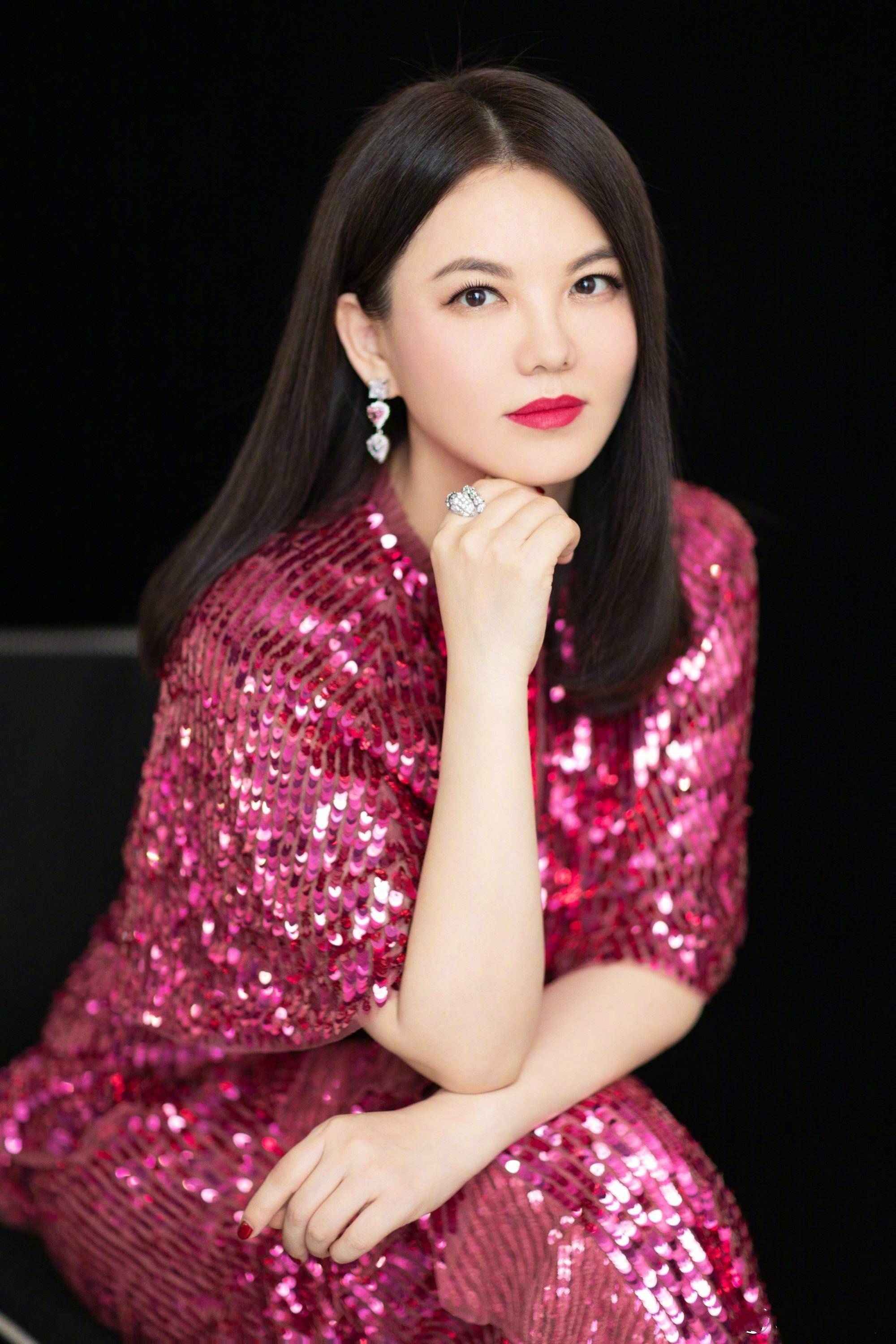 盘点直播带货10位明星翻车现场:曾志伟卖假货,李湘一件没卖出去_网友