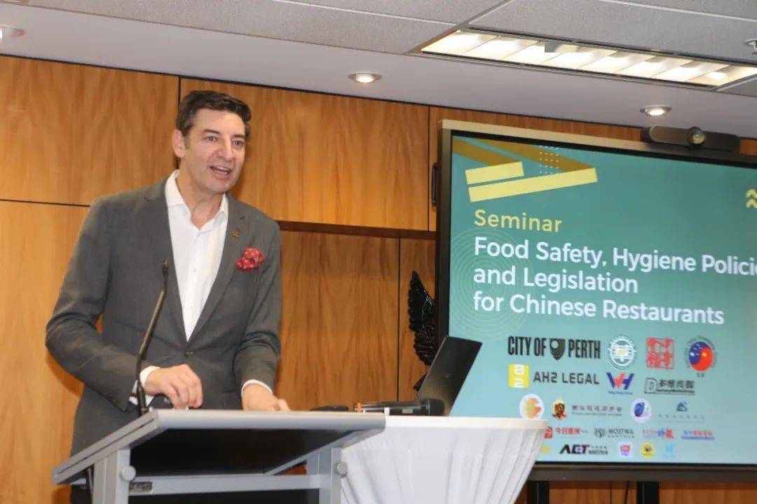 志明会长;西澳中华会馆陈挺会长;西澳澳中友好协会吴粤会长;ah2 律师