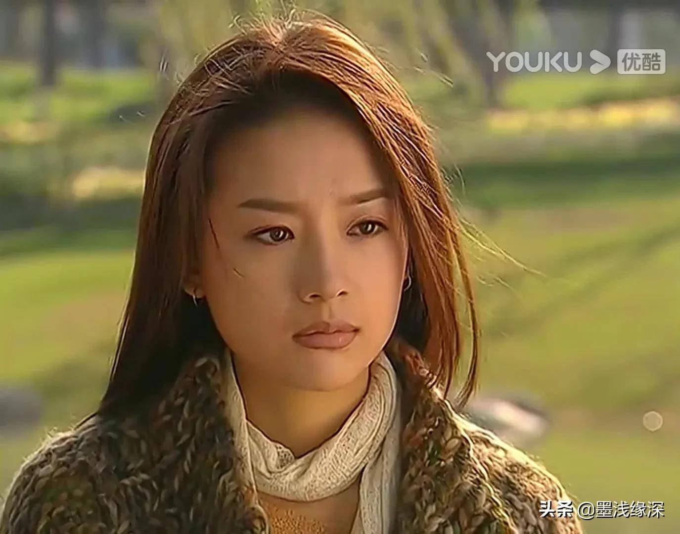 再看20年前的偶像剧《白领公寓》,任飞儿才是董洁的颜值巅峰_裔天