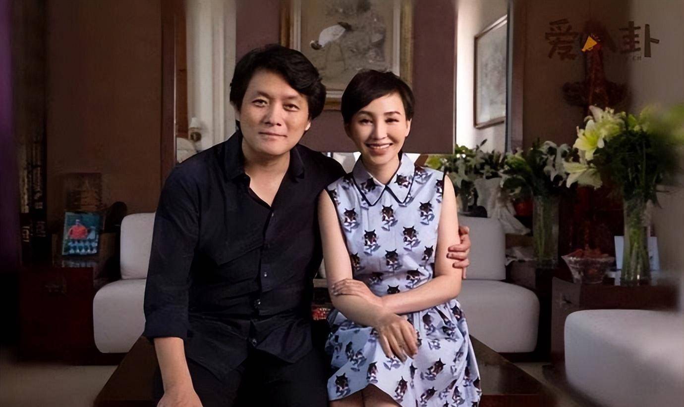 岳丽娜:25岁结婚,被肿瘤折磨,37岁大龄生头胎,48岁再生三胎_郭靖宇