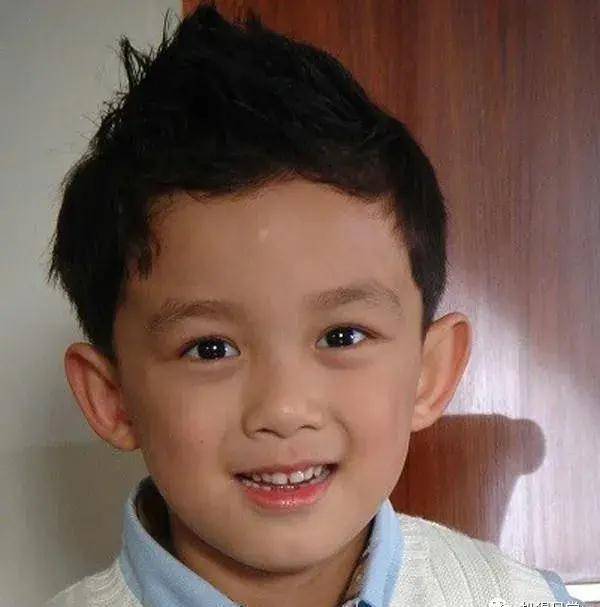 吴磊给人的第一印象,就是怎么有这么机智的小演员,情商特别的高,非常