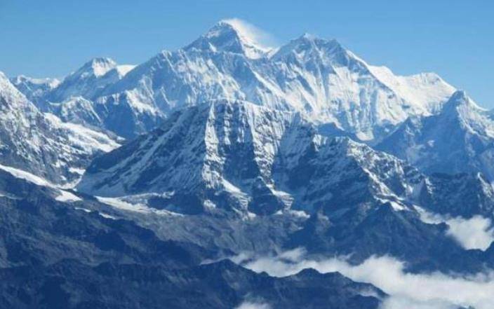 珠峰谈判，尼泊尔：没登上珠峰没资格，中国队员实力打脸对手