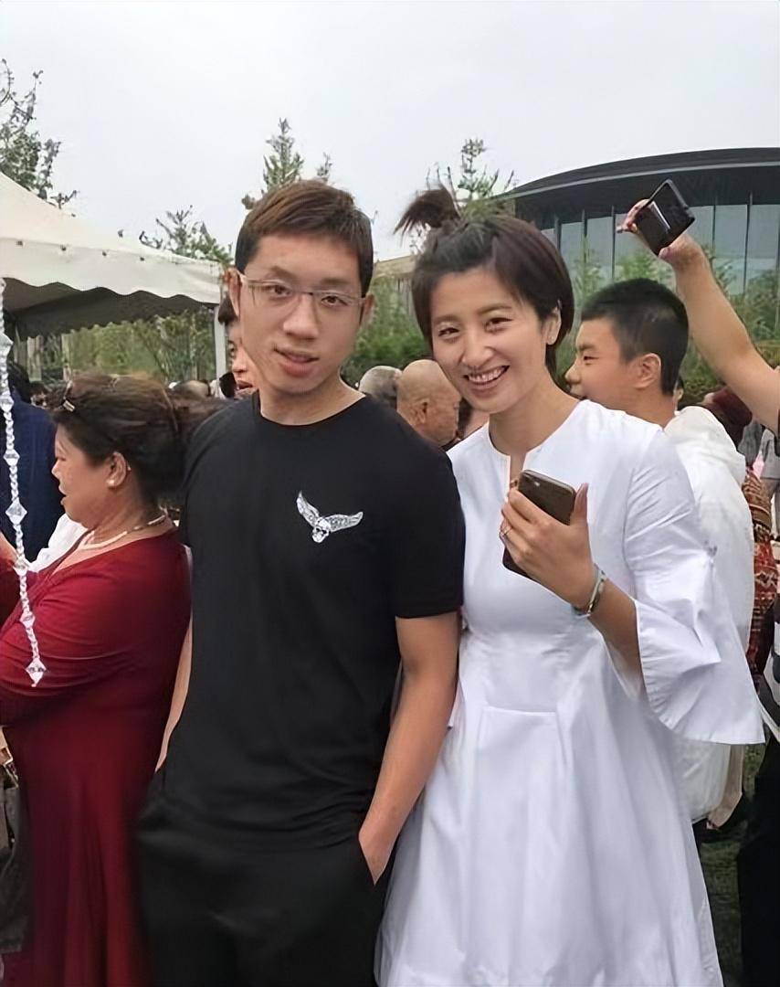 国乒美女姚彦：为许昕放弃职业生涯，如今安置体育局的她待遇怎样_徐昕_奥运会_中国