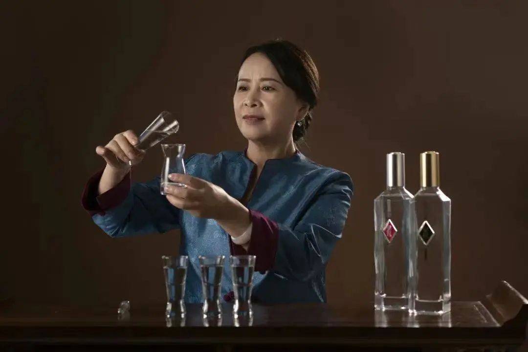 醉美大师|吴晓萍和她的传奇人生⑦探索酒的深层奥秘_勾调_工作_技术