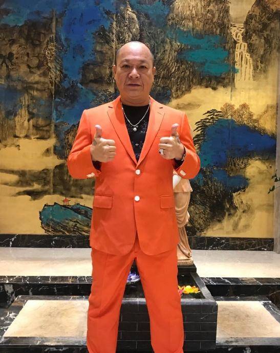 67岁"大佬b"风光嫁女,婚礼众星云集,新娘手戴6对龙凤镯_吴志雄_庄思敏