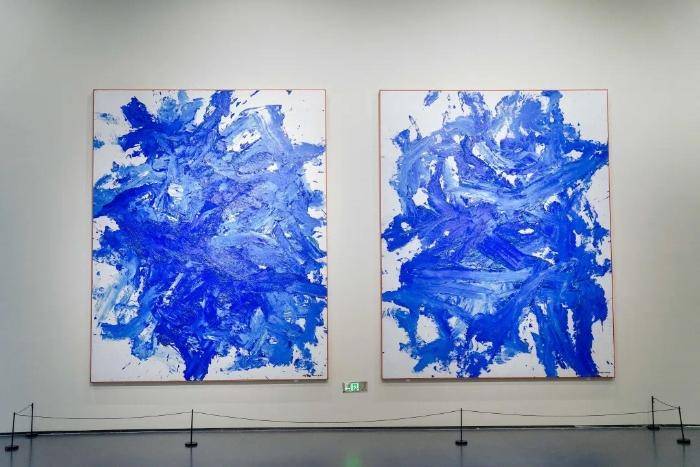 "公园城市·艺术盛典:超融体——2021成都双年展"作为成都市美术馆