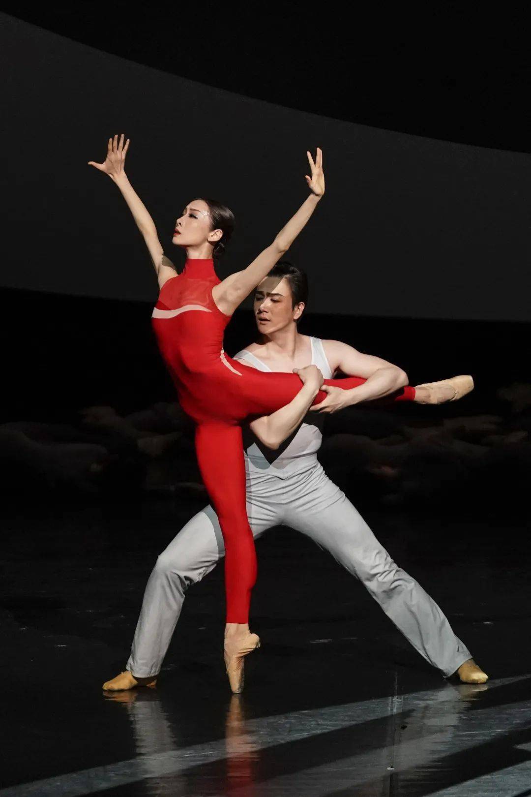 《世纪》,以中国首部交响芭蕾磅礴激情之托举——仰望一个民族生生不