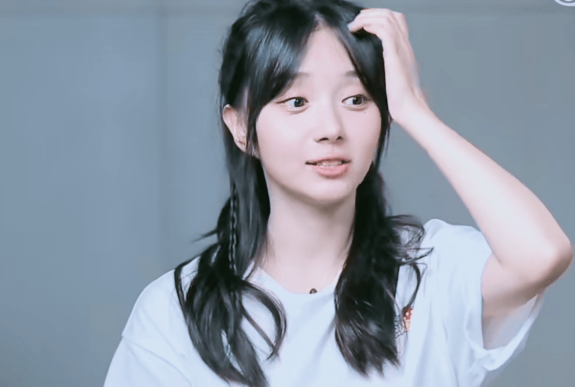 有一天在排练的时候,她遇上了《驴得水》的选角,稀里糊涂地就参加了