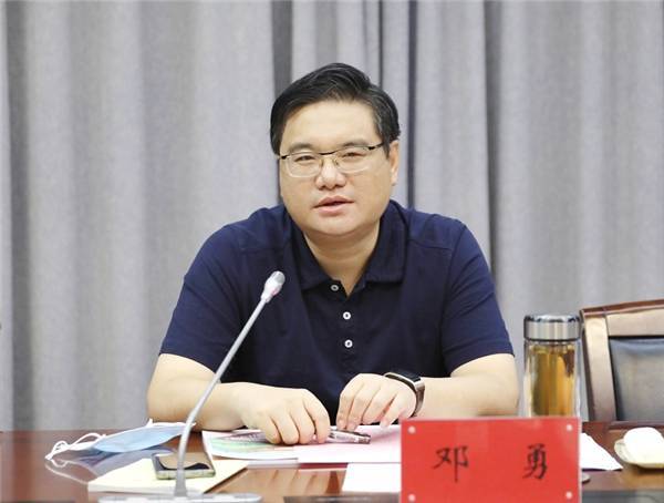 盱眙县委书记邓勇;盱眙县委副书记,县长孙志标;盱眙县委副书记王兴国