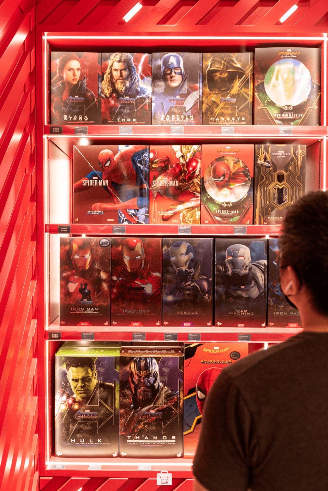 「百万级玩具店」来了,手办免费送_漫威_草莓_人偶