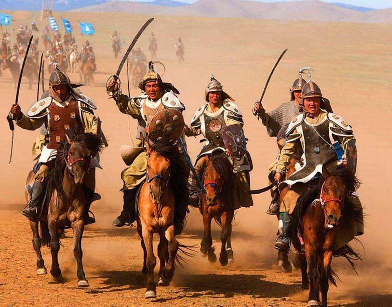 700多年前,成吉思汗的蒙古骑兵纵横天下,他是如何组建起来的?