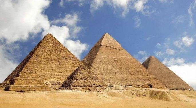 4大上古遗迹“金字塔”，到底何人建造？云南抚仙湖，也有遗迹！