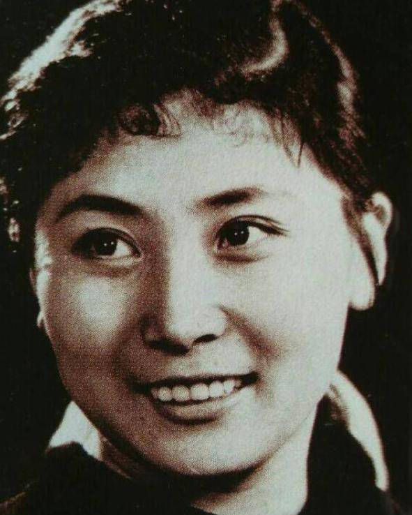 中国影星档案:八一电影制片厂一级演员-袁霞(一)_电影协会_演出_山东