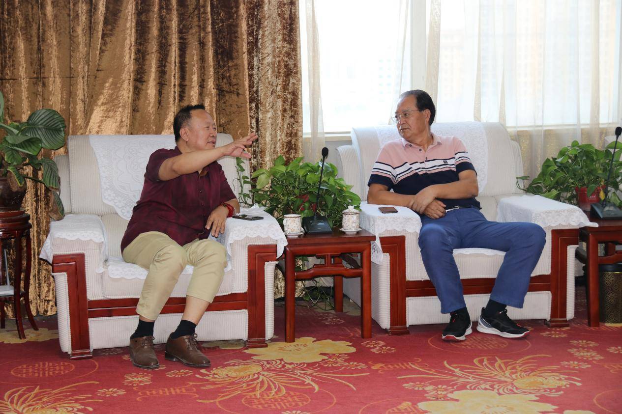 原解放军总政治部联络部副部长田伟将军被聘请为河北省民促会荣誉会长