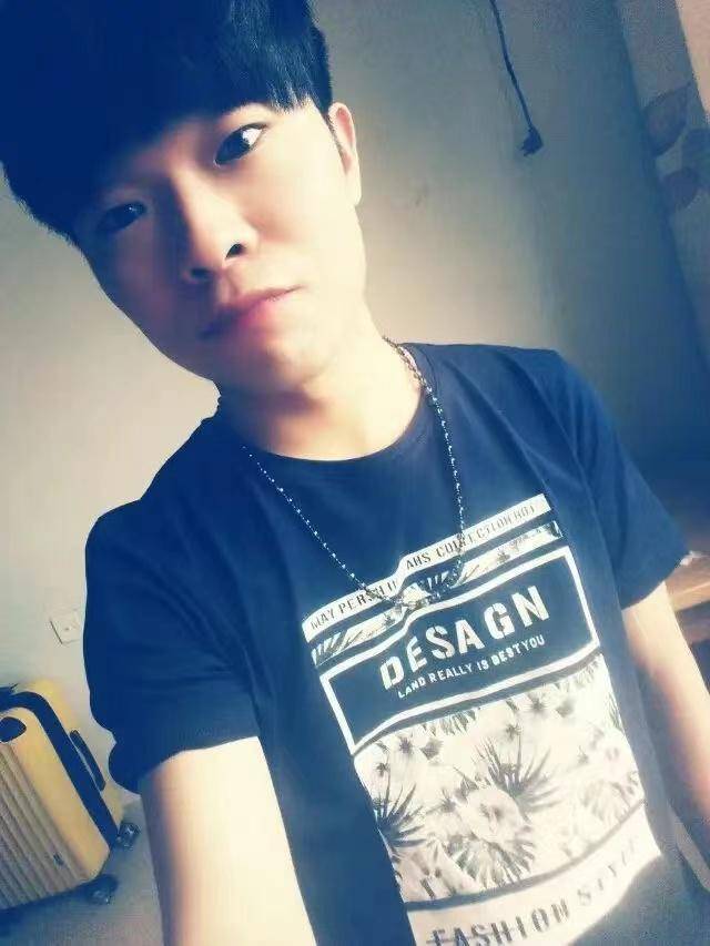 小伙,干过工地,当过群演,后做自媒体收获百万粉丝_工作_康大飞_大哥