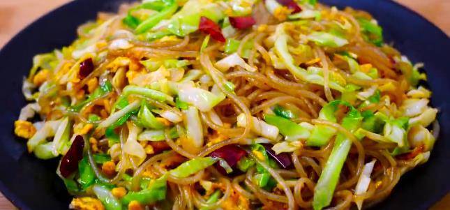 一款清脆爽口的包菜炒粉(大头菜炒粉)分享给大家_粉条_干辣椒_鸡精