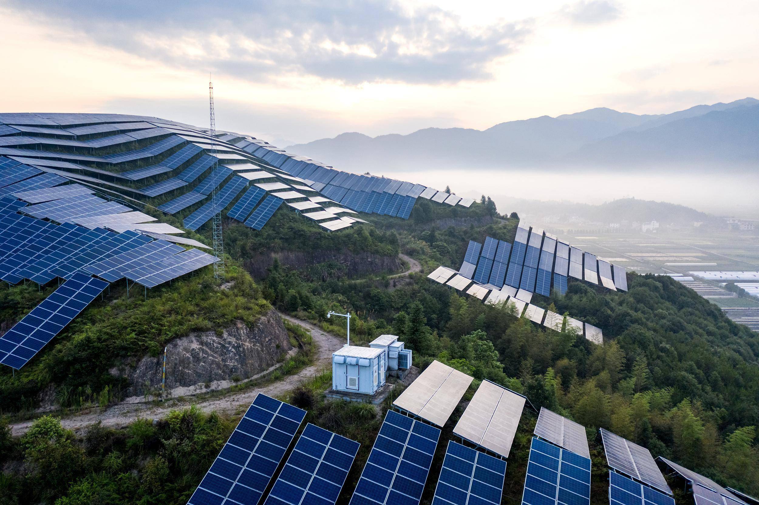 长江商报消息扩大绿色能源使用规模,使数字经济与绿色经济协同发展