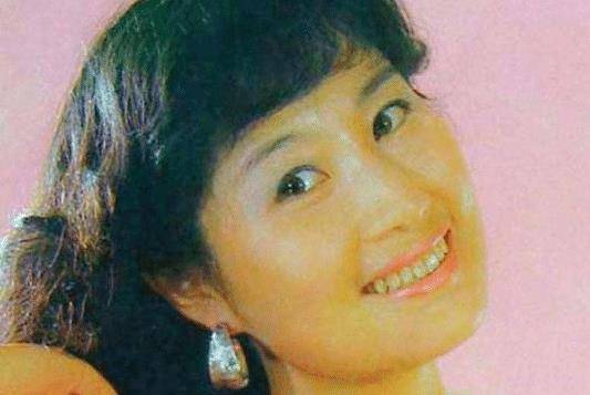 她曾演过金圣宫娘娘,事业发展正红选择出去,最终郁郁而终_詹萍萍_角色