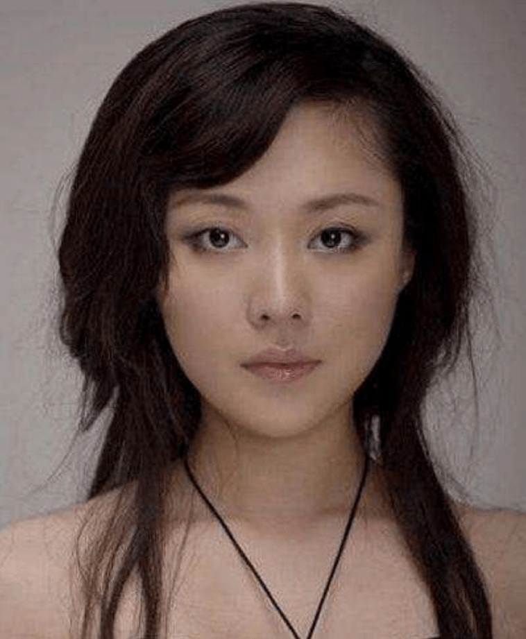 央视主持人紫凝:风光背后有泪水,曾靠贷款买车,42岁仍单身未婚_时间