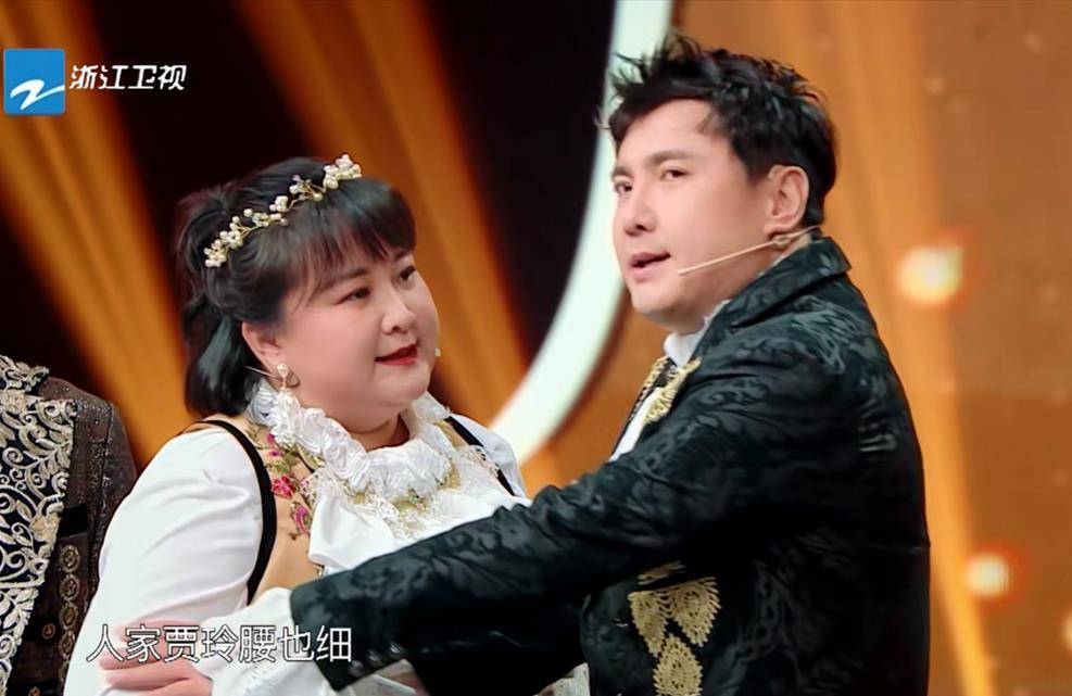 贾玲沈腾多次亲密拥抱,为何没人在意他们的关系?