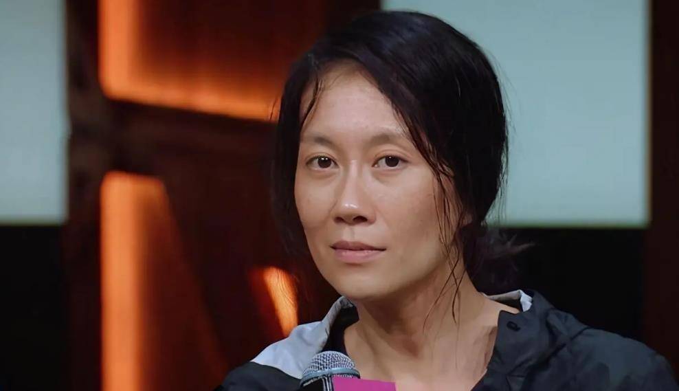 温峥嵘:出道24年不温不火,隐婚初恋获幸福,今43岁风采依旧