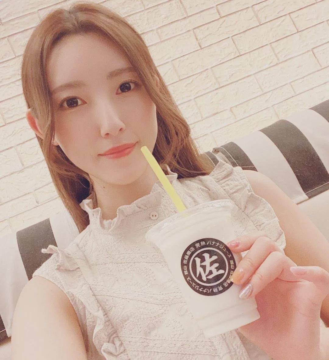 从东京热出道,逆袭成为一线女神,却又异常低调—饭冈佳柰子!