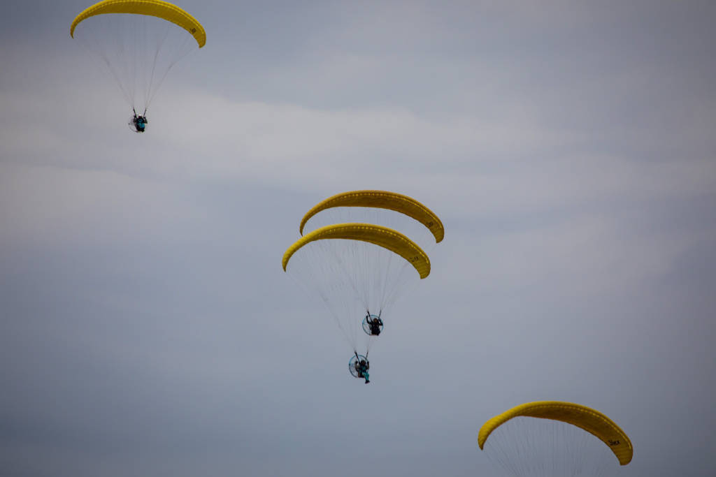 2022长春航展:动力伞飞行表演持续受观众热捧_长春_观众