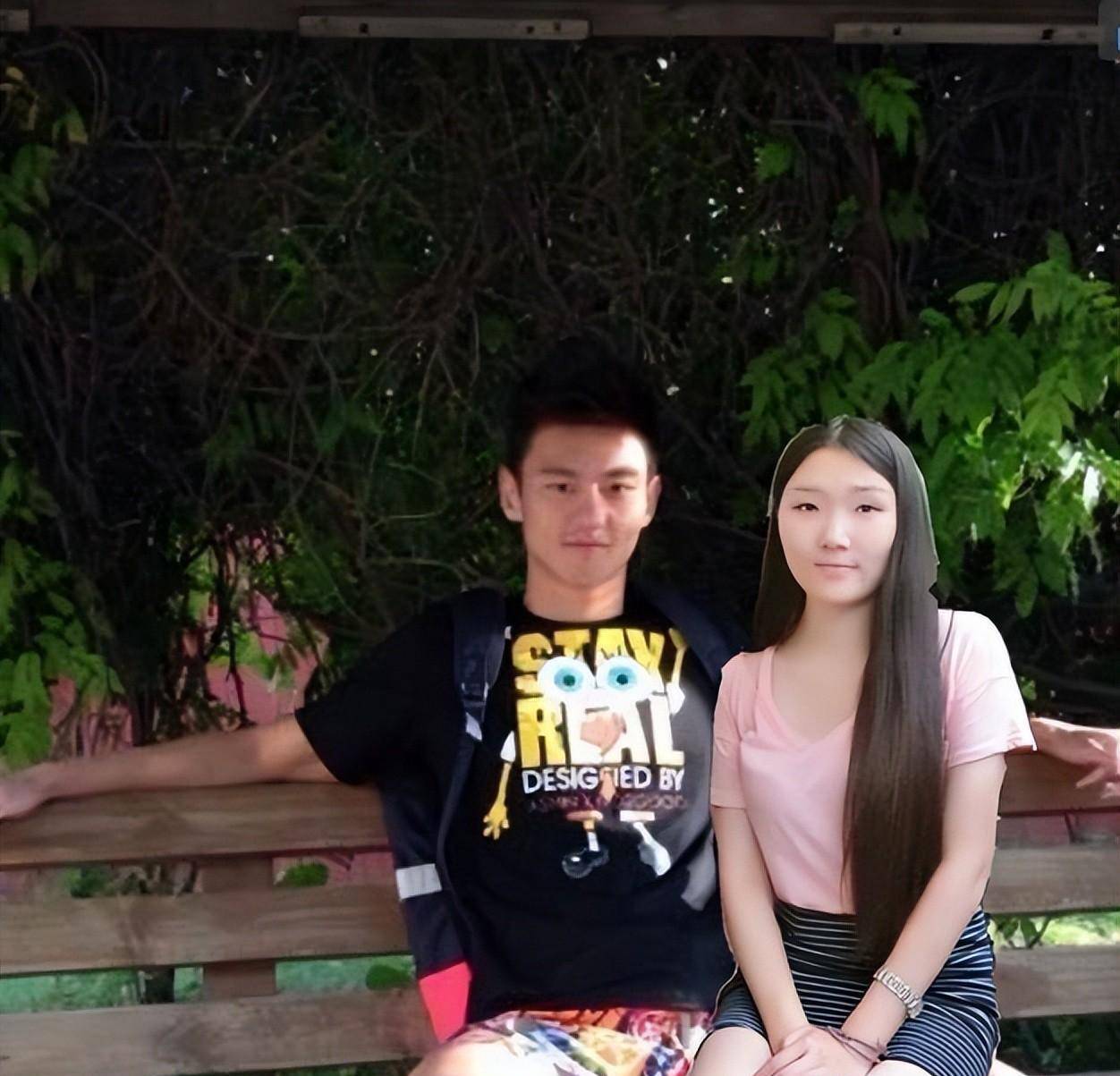 宁泽涛近况,他曝出与女朋友的合照,无论是身材,颜值都非常出彩_游泳