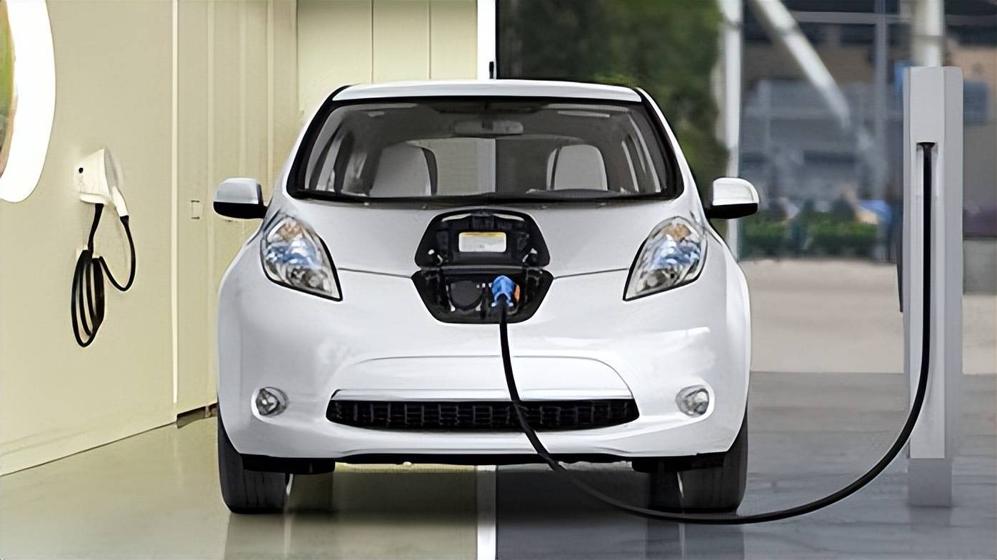 买油车好还是电动车好?