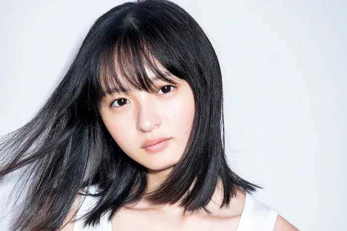 第8名:渡边理佐(欅坂46)1223票第7名:斋藤飞鸟(乃木坂46)1587票第6名