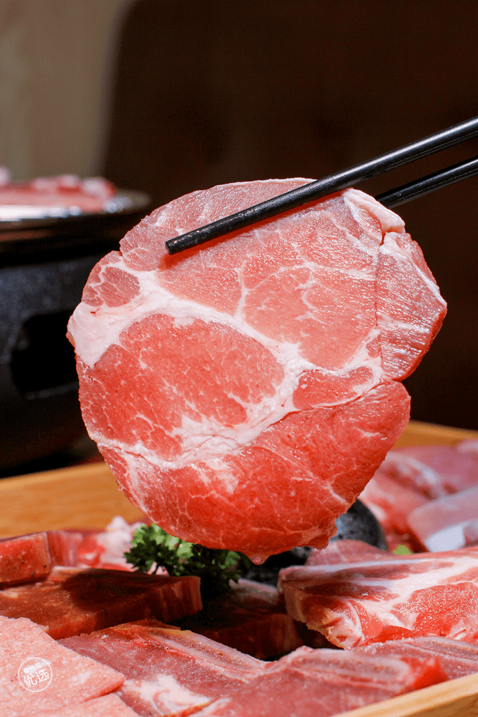 原味猪梅肉yan xiang zhi上炉一烤,肉厚饱满,吃起来一点都不会感觉到