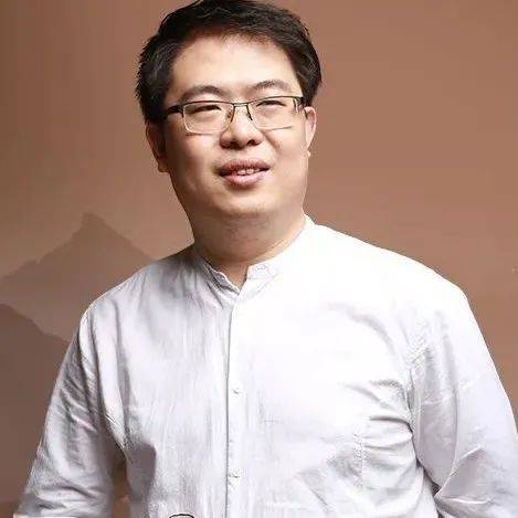 他是罗振宇喜欢的知识策划人,带你读不一样的名人,过不一样的人生_乔布斯_时间_生活