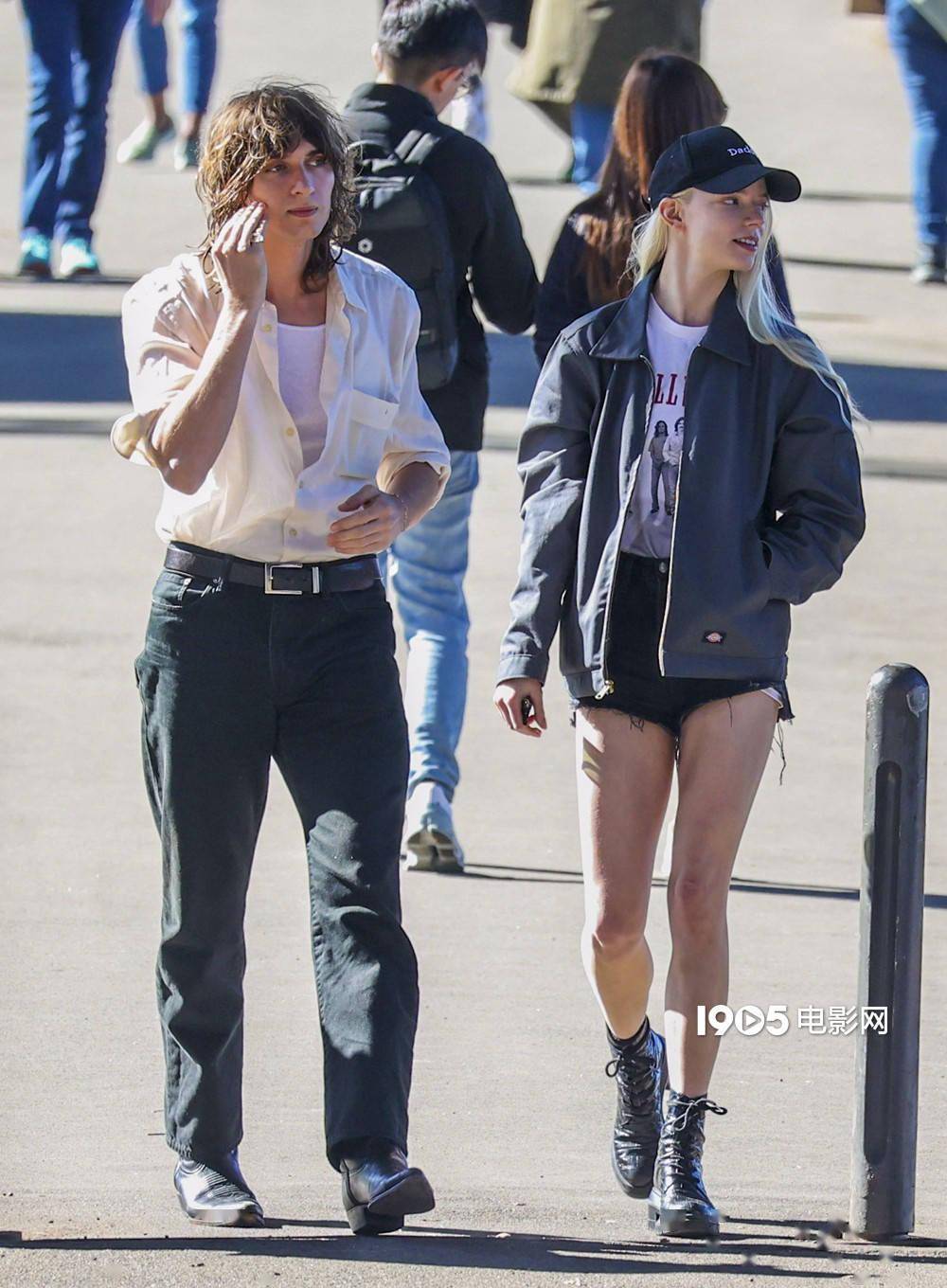 安雅·泰勒-乔伊和新婚丈夫蜜月!