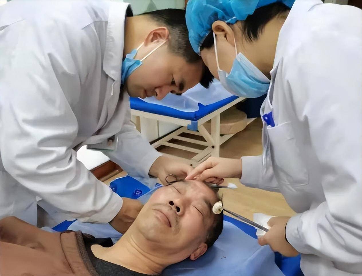 刺血大师王秀珍,终生致力于"王氏刺血疗法",治愈患者不计其数_治疗