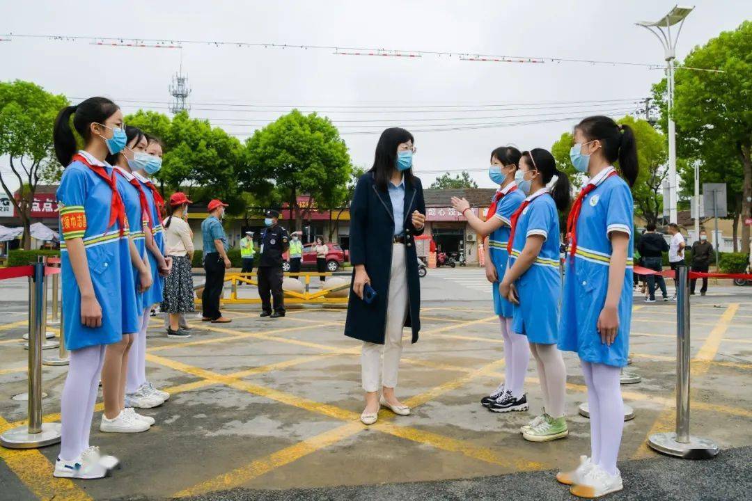 乐仪之声 | 仪征市实验小学举行"快乐起航 筑梦成长"入学仪式_年级